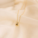 Colar Feminino com Pingente em Formato de Gota