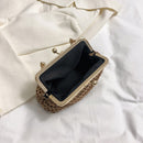 Bolsa de Palha com Corrente Dourada