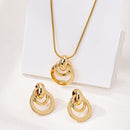 Conjunto de Colar e Brincos Dourados